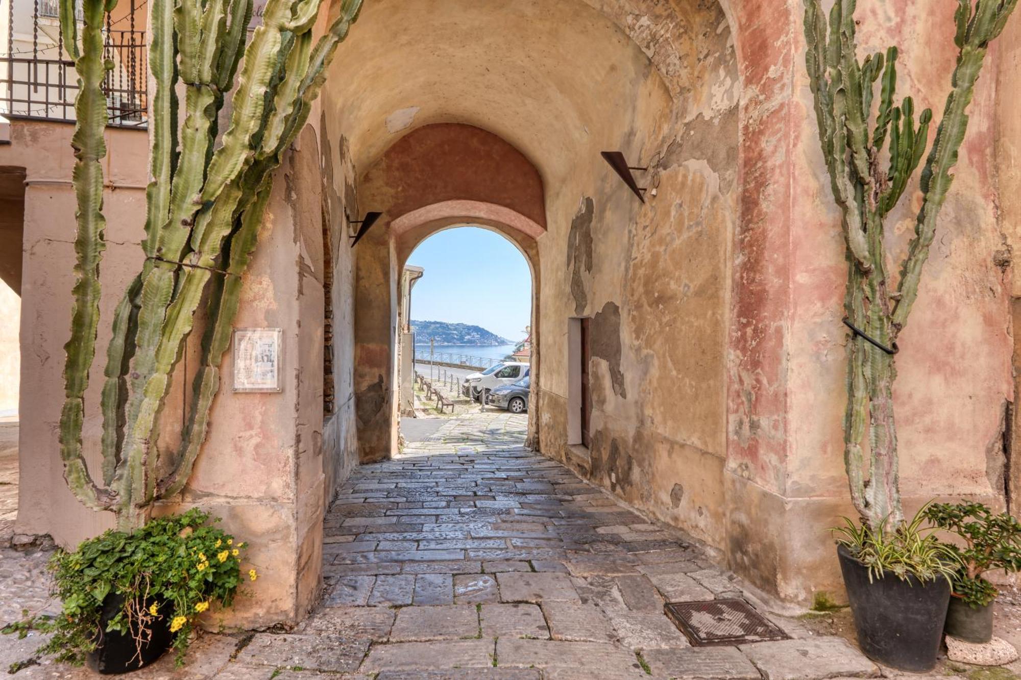 Casa Dritta Apartment Bordighera Exterior photo
